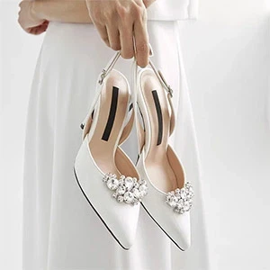 Sparkling Jewel Buckles Add Charm To Wedding Attire